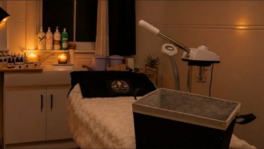 The candlelit treatment room