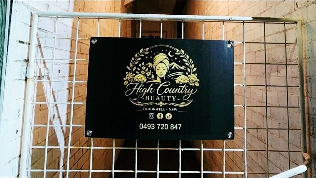 The High Country Beauty sign on Goulburn Street
